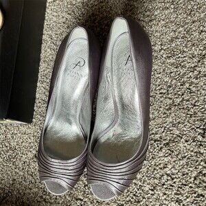 Adrianna Papell Womens Silver Peep Toe Stiletto Pump Heels Size 9.5.5 M